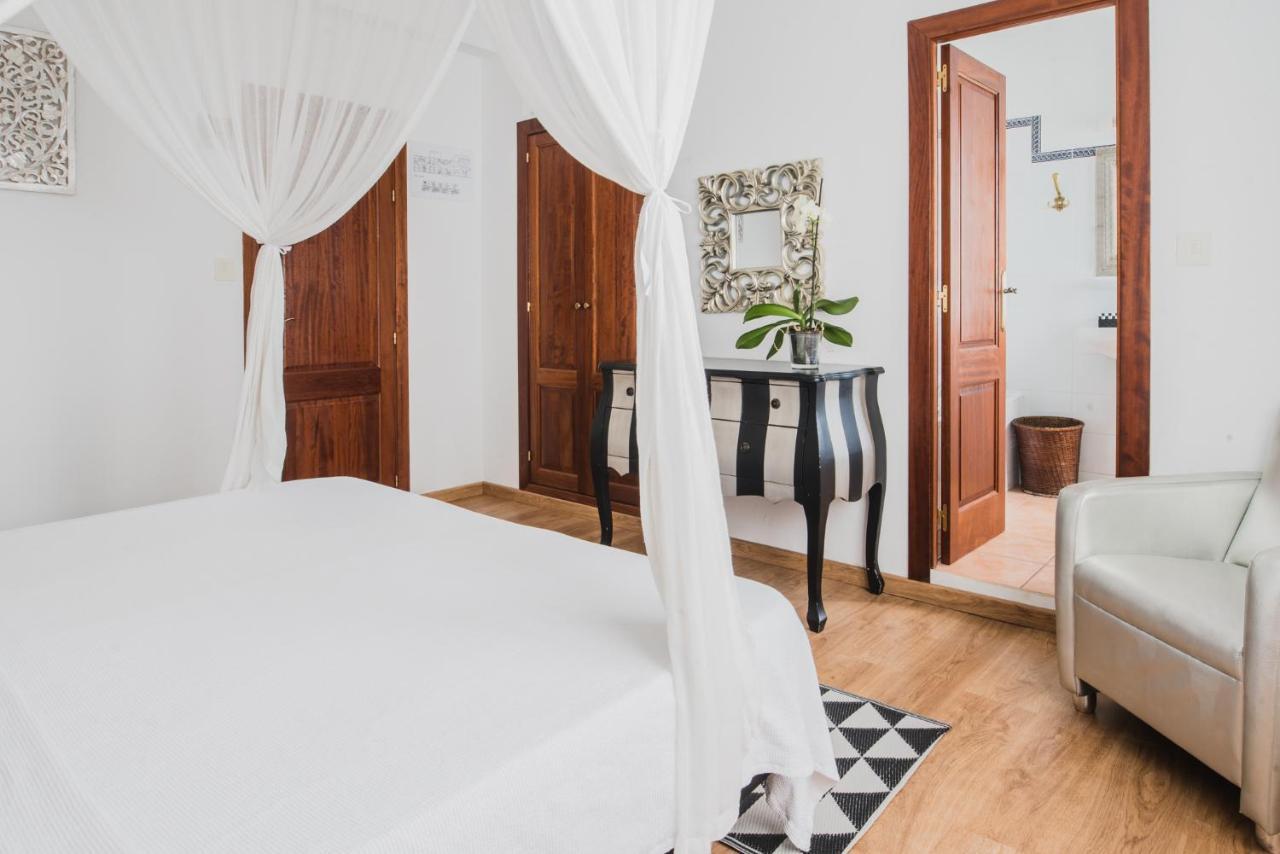 サンタ・エウラリア・デス・リウ ブエナビスタ＆スイーツ Bed & Breakfast エクステリア 写真